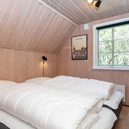 Cozy Holiday In Syddanmark With Terrace Vakantiehuis *